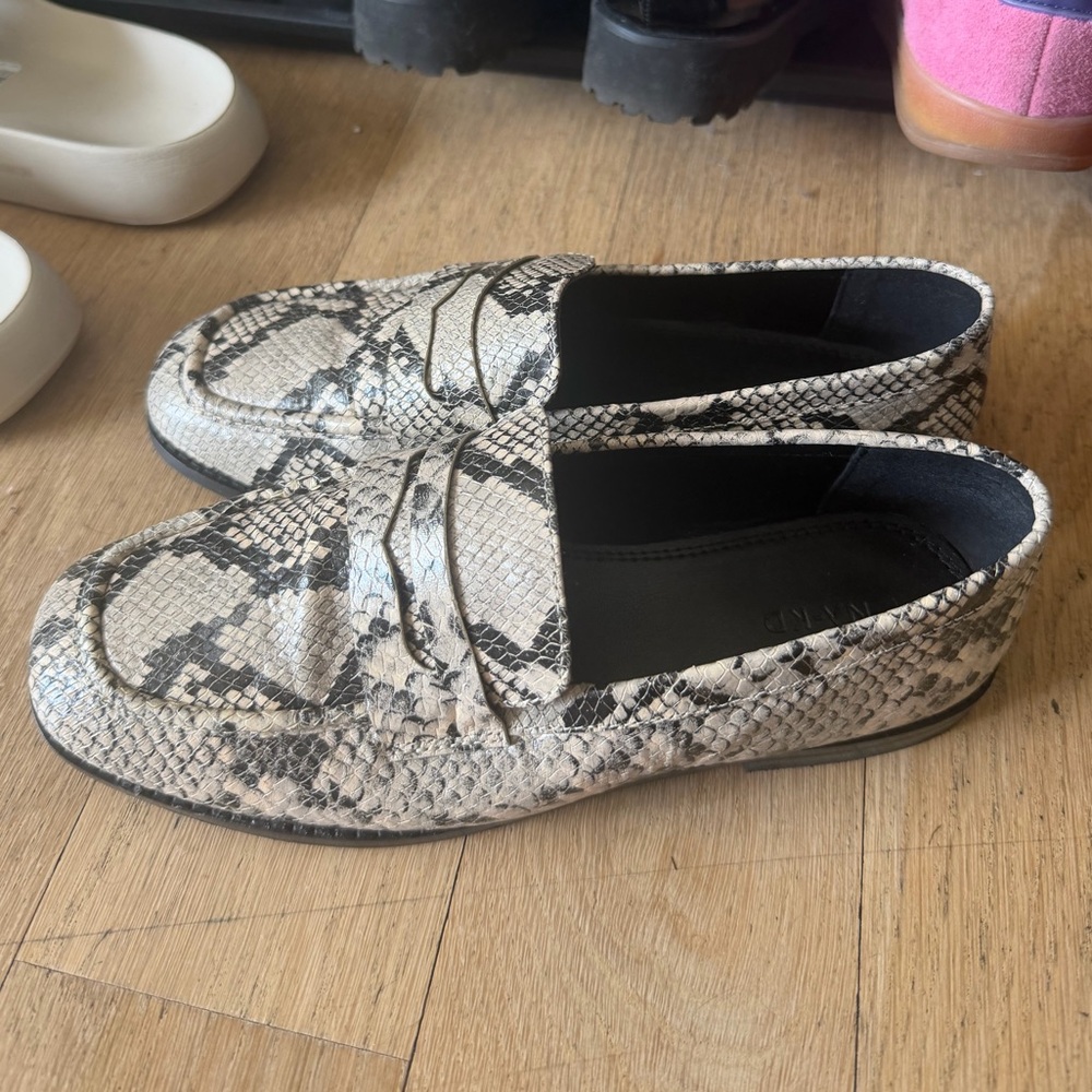 Snake-Print Loafers for Women - Neutral
